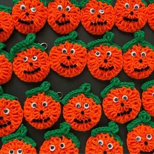 New Halloween Pumpkin Jack-O-Lantern Pin Claw Clasp Bookbag Keychain Charm 10 PC
